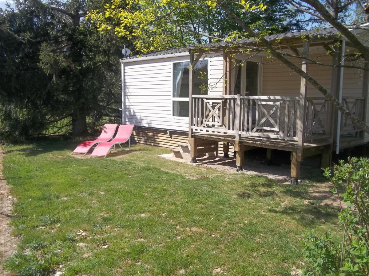 Camping Aire Du Gros Pre Lesseux 外观 照片