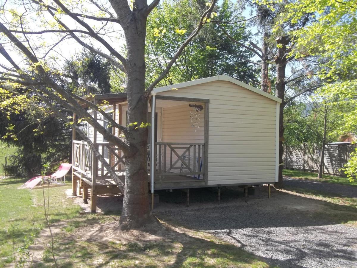 Camping Aire Du Gros Pre Lesseux 外观 照片
