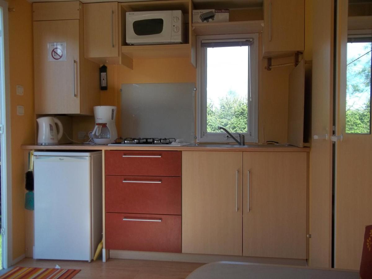 Camping Aire Du Gros Pre Lesseux 外观 照片