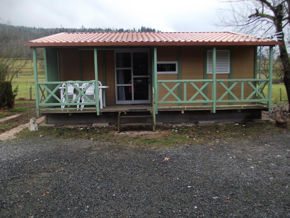 Camping Aire Du Gros Pre Lesseux 外观 照片